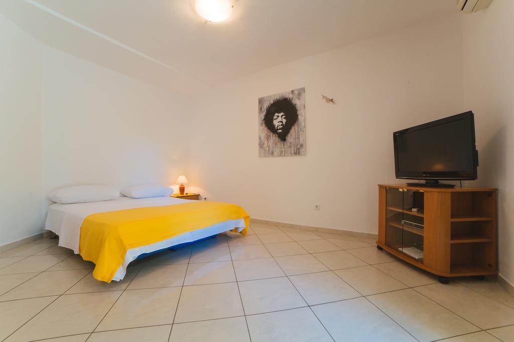 Apartments Dada โอมิช ห้อง รูปภาพ